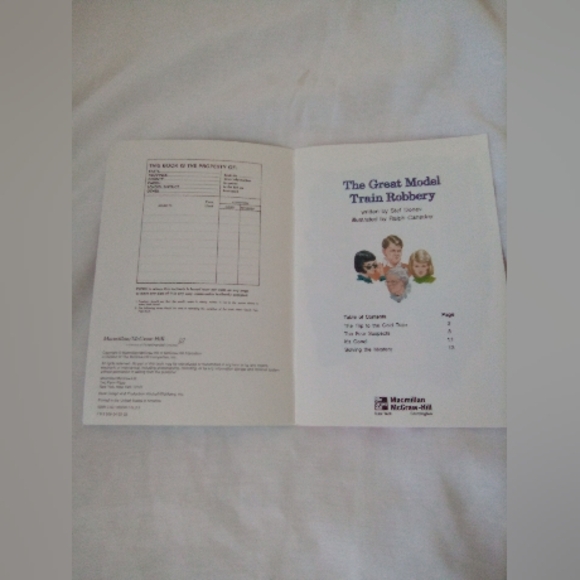 Book: Fiction / Childrens - Picture 4 of 5